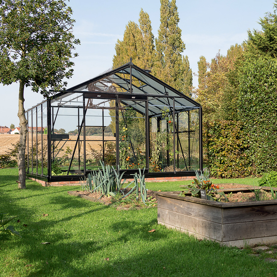 Serre de culture en verre et acier